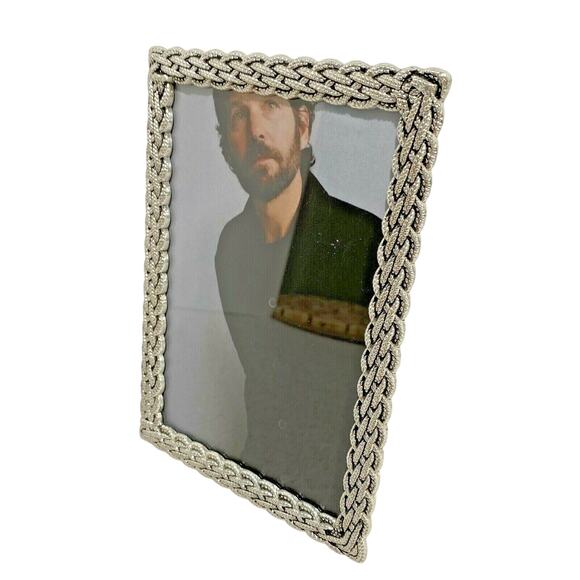 Ornate standing picture frame woven silver tone textured braided holder 4" x 6" - Picture 2 of 6
